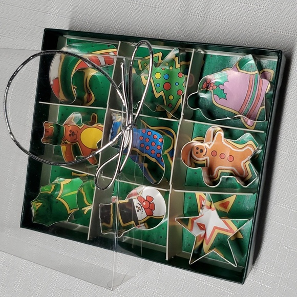 Cookie Cutters Set of 9 Christmas Mini Star Tree Candy Cane Bell Snowman Holly - Picture 8 of 11